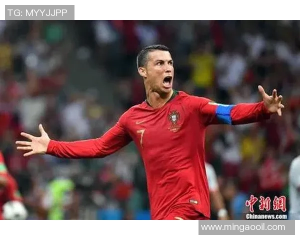 偶遇街头足球巨星与球迷亲切互动的一刻